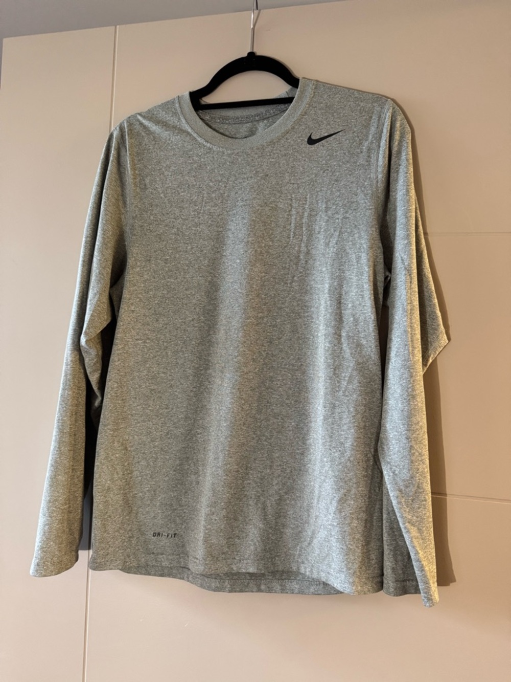 Long sleeve workout shirt